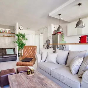 Luxurious Republique Pierre Leve Free Netflix Appartement