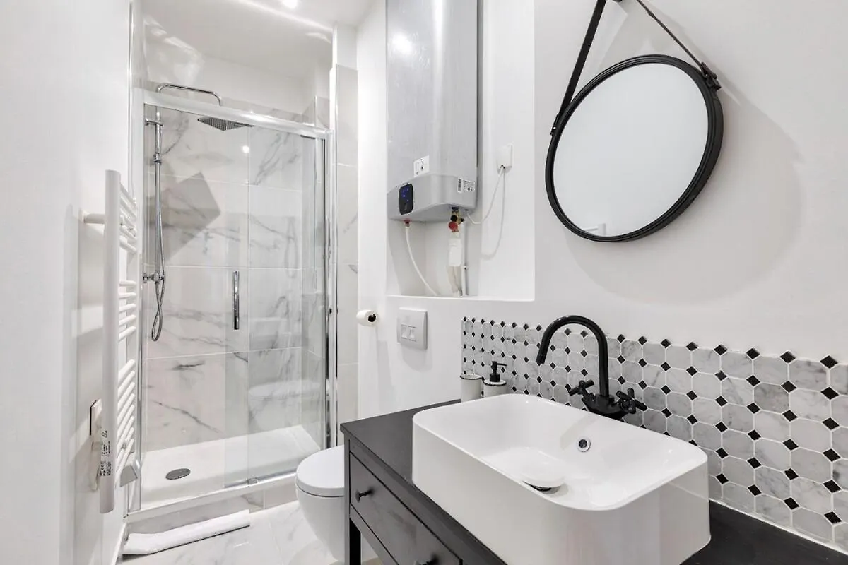 Appartement Familial Proche Arc De Triomphe - 8P Paris 0*,  France