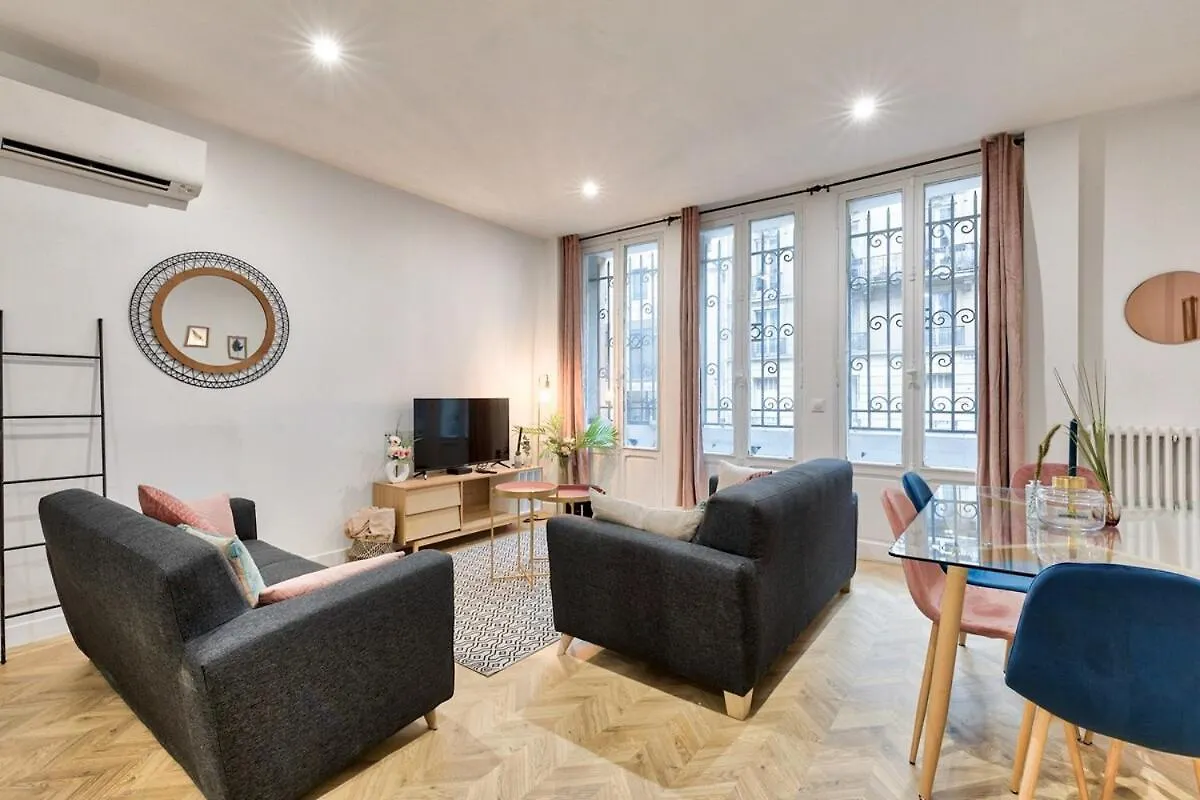 Appartement Familial Proche Arc De Triomphe - 8P Paris 0*,  France